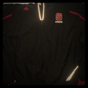 Black and red Addis’s pullover wind breaker.